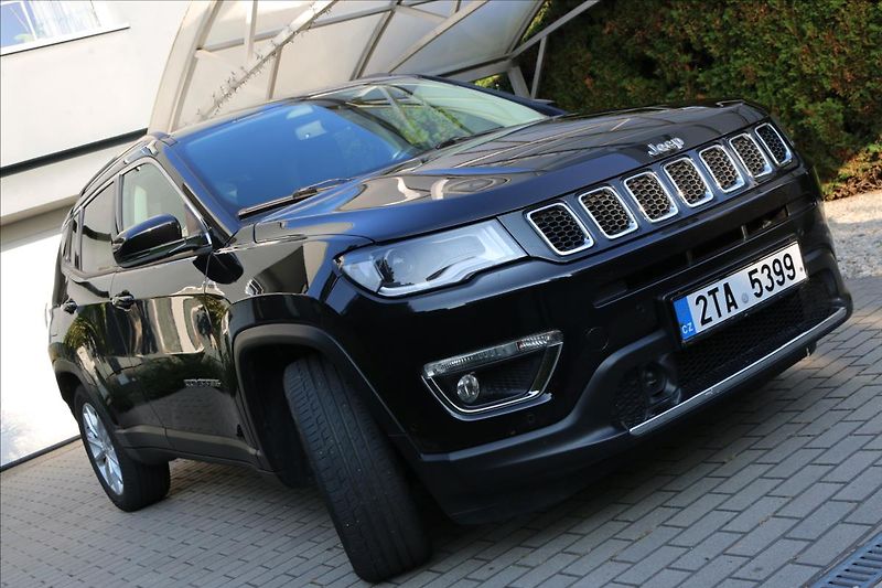 Jeep Compass 1,3 110 kW , ČR - fotka 3 z 47