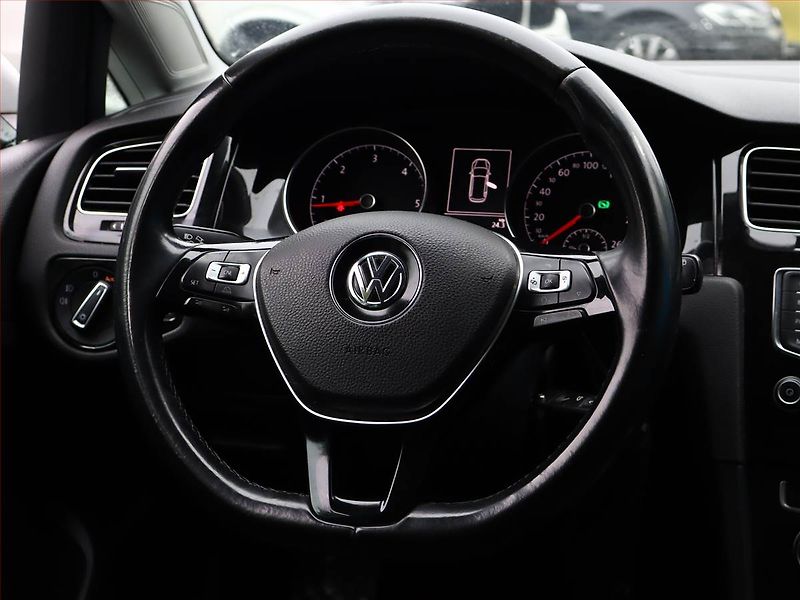 Volkswagen Golf (2014) Comfortline 1.6 TDI, Automat - fotka 14 z 15
