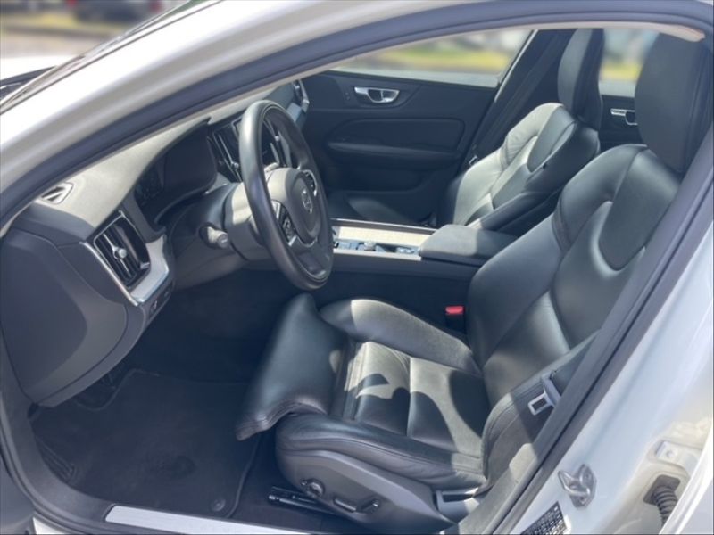 Volvo S60 2,0 B4 Inscription AT - fotka 7 z 11