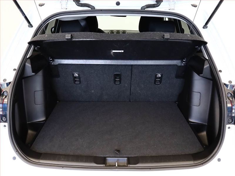 Suzuki Vitara (2019) 1.4 BoosterJet, Automat - fotka 12 z 17