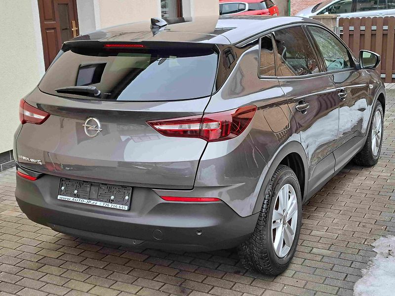Opel Grandland X (2020) 1,2 PT EAT8 LED - fotka 3 z 18