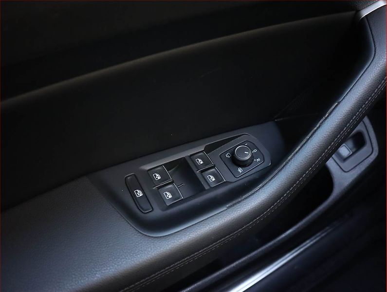 Volkswagen Passat (2017) 2.0 TDI, Kůže, Navi, Tempomat - fotka 23 z 24