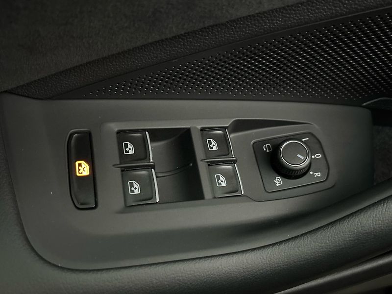 Volkswagen Passat R-Line People - fotka 21 z 31