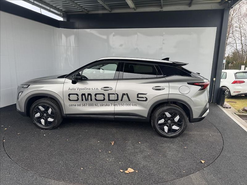 Omoda 5 (2026) 1,5 TGDi HEV PREMIUM - fotka 2 z 30