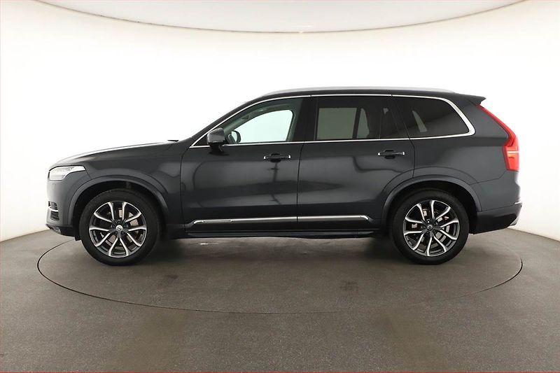 Volvo XC90 (2018) D5 AWD - fotka 3 z 21