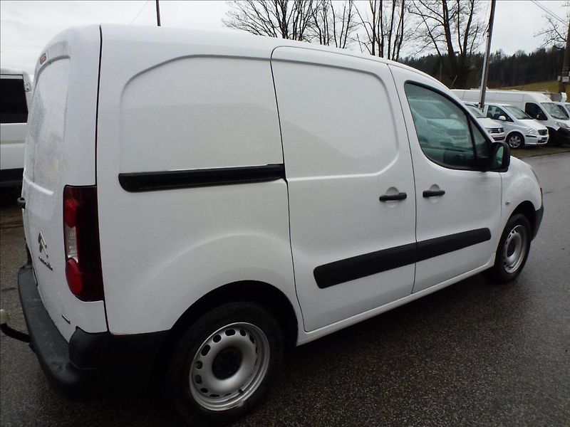 Citroën Berlingo 1,6 HDI 3míst Tažné,Klima,Temp - fotka 7 z 49