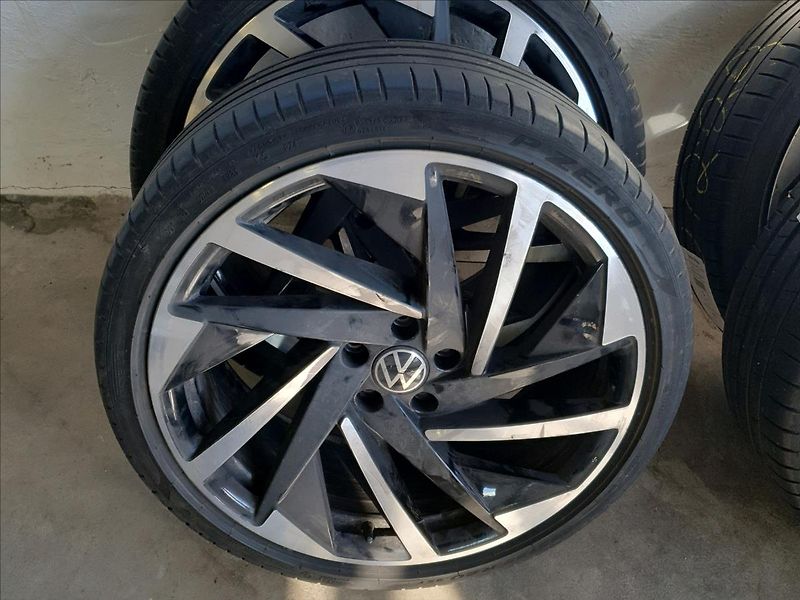Volkswagen Arteon Shooting Brake 2,0 TDI PANO TAŽNÉ KAMERA 360 - fotka 7 z 10
