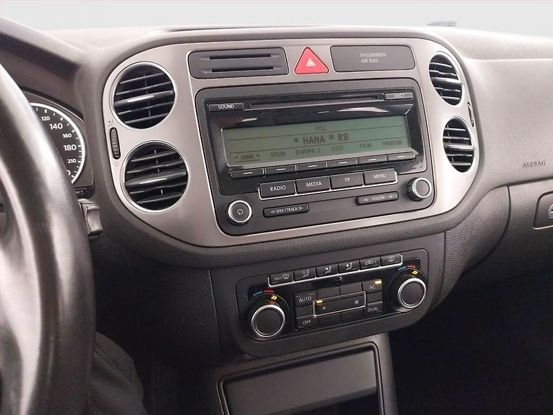 Volkswagen Tiguan (2011) 1.4 TSI, Serv.kniha - fotka 12 z 17