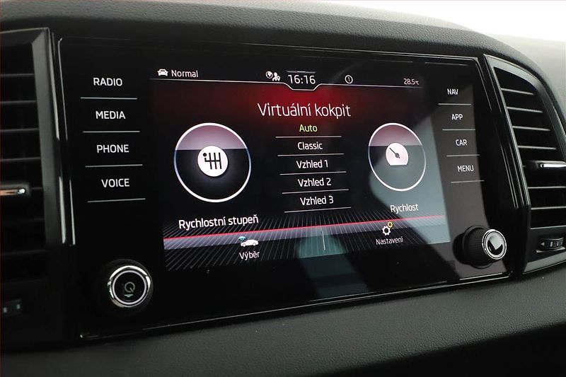 Škoda Karoq (2023) Sportline 1.5 TSI - fotka 17 z 21