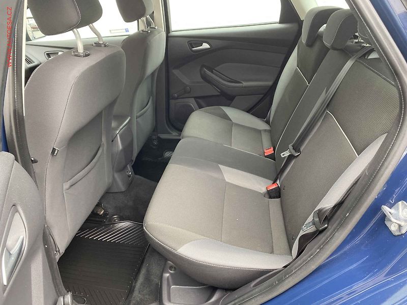 Ford Focus (2012) 1.6 TDCi, ČR, Klima - fotka 10 z 15