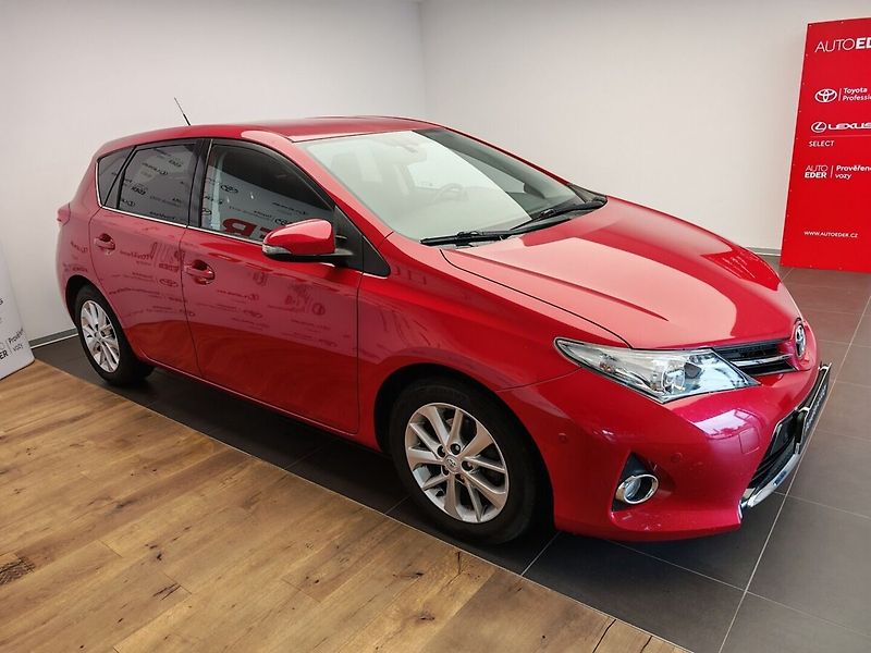 Toyota Auris 1.3 Dual VVT-i Active - fotka 3 z 30