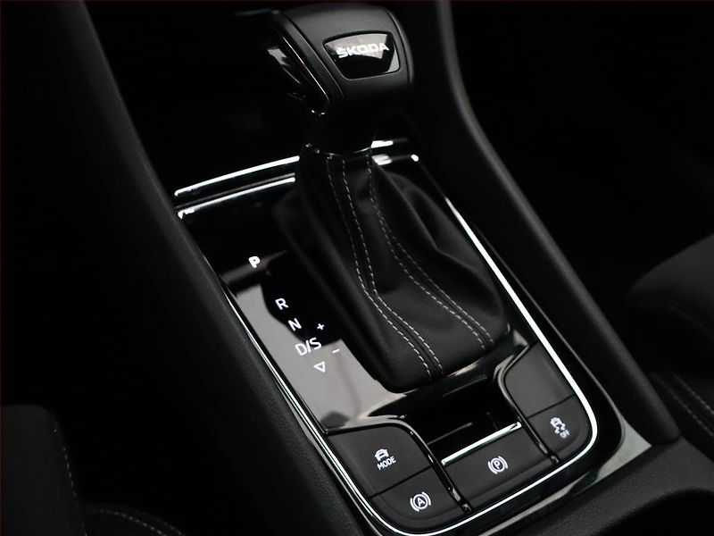 Škoda Karoq (2022) Sportline 1.5 TSI - fotka 11 z 17