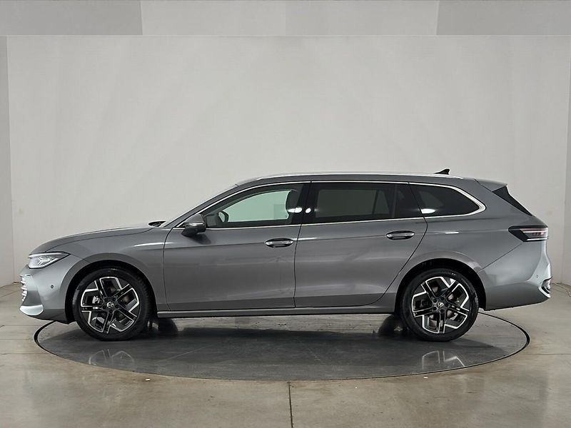 Volkswagen Passat 110kw DSG - fotka 3 z 31