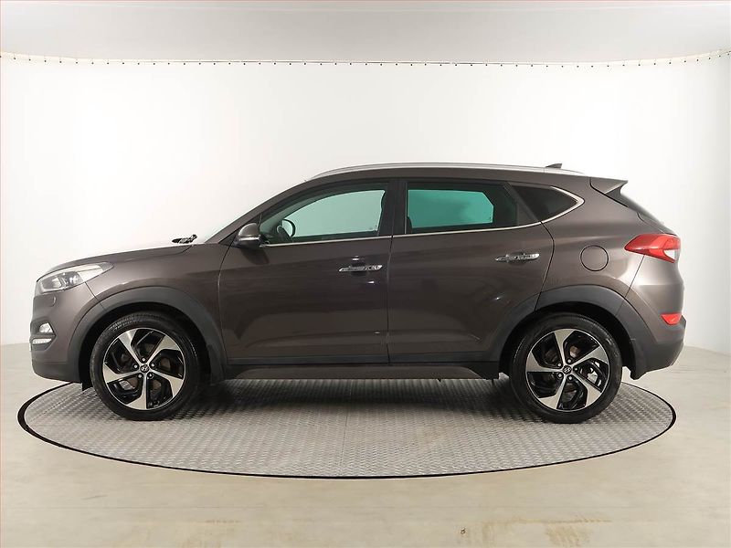Hyundai Tucson (2015) Style 2.0 CRDi, 4X4, Navi - fotka 3 z 17