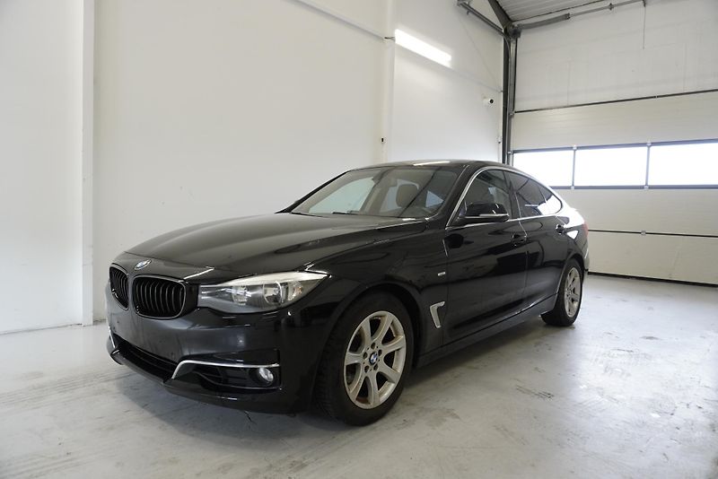BMW Řada 3 320i LUXURY LINE AUTOMAT - fotka 1 z 35