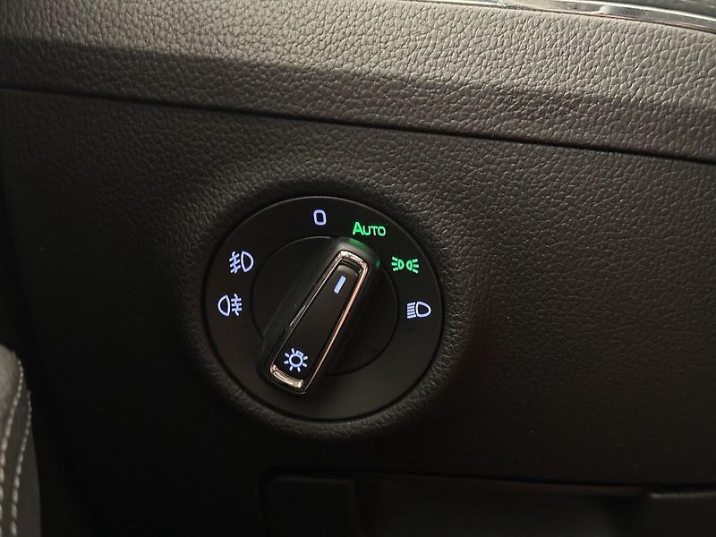 Škoda Superb (2020) Combi Premium 4x4 2.0 TDI 147 - fotka 19 z 32