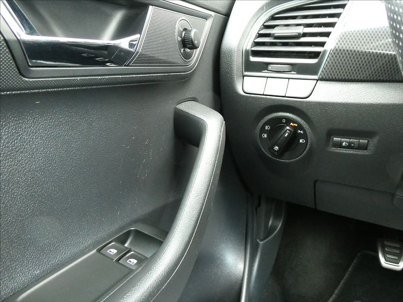 Škoda Fabia 1,2 TSI 81kW Monte Carlo, ČR - fotka 38 z 48