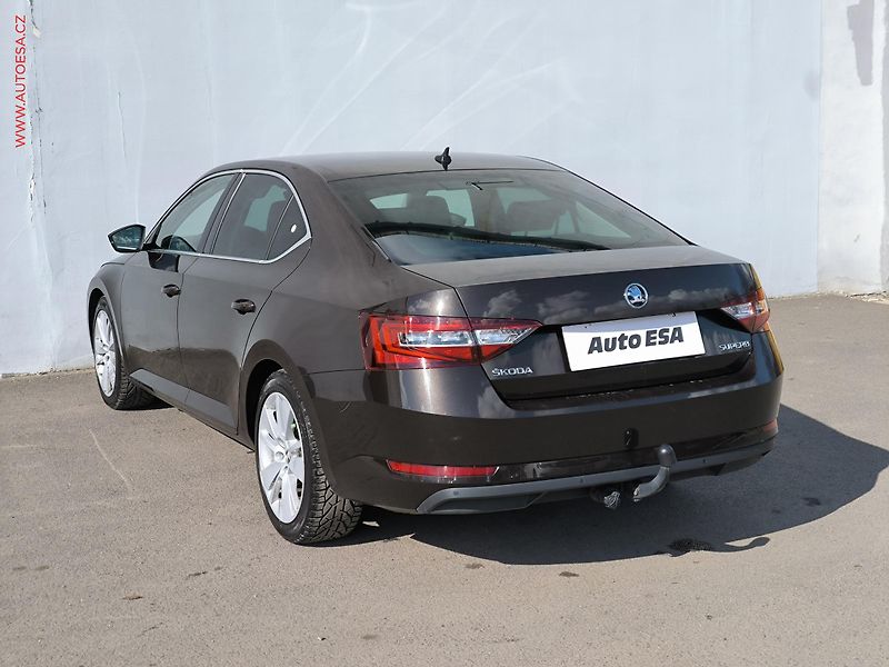 Škoda Superb (2015) 2.0 TDi, Style - fotka 4 z 17