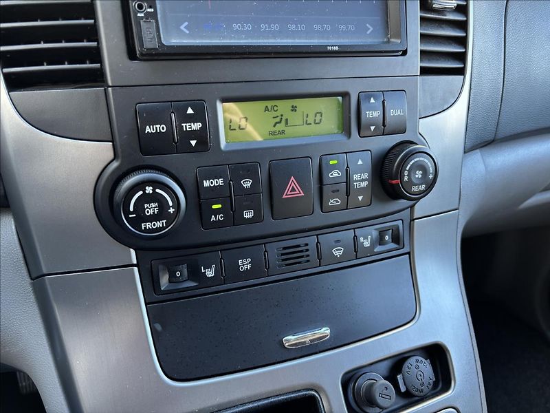 Kia Carnival 2,9 CRDi 136kW 7 Míst - fotka 33 z 43