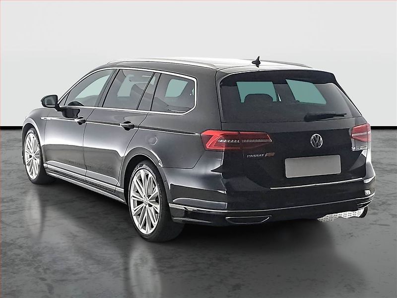 Volkswagen Passat (2016) R-Line 2.0 BiTDI, 4X4 - fotka 4 z 20