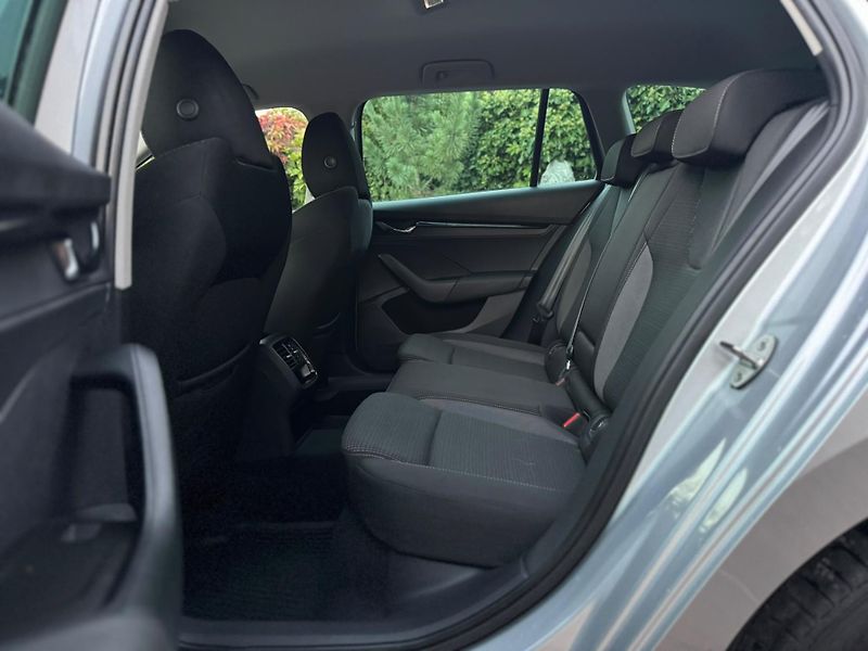 Škoda Octavia 1.5TSi 1.MAJ ČR NEBOUR. ZÁRUKA - fotka 12 z 23