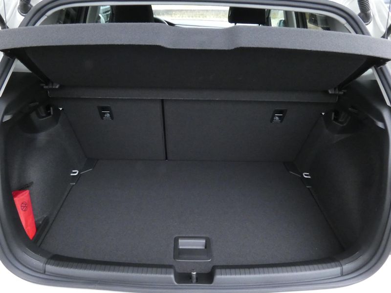 Volkswagen Polo People 1,0 TSI 85 kW 7DSG - fotka 15 z 30
