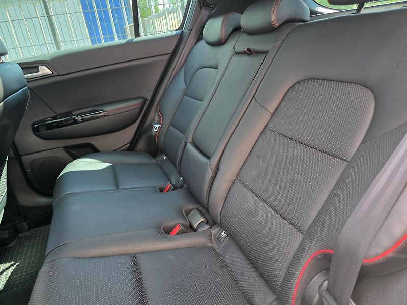 Kia Sportage 1.6-GT-LINE-MAXIMÁLNÍ VÝBAVA - fotka 15 z 20