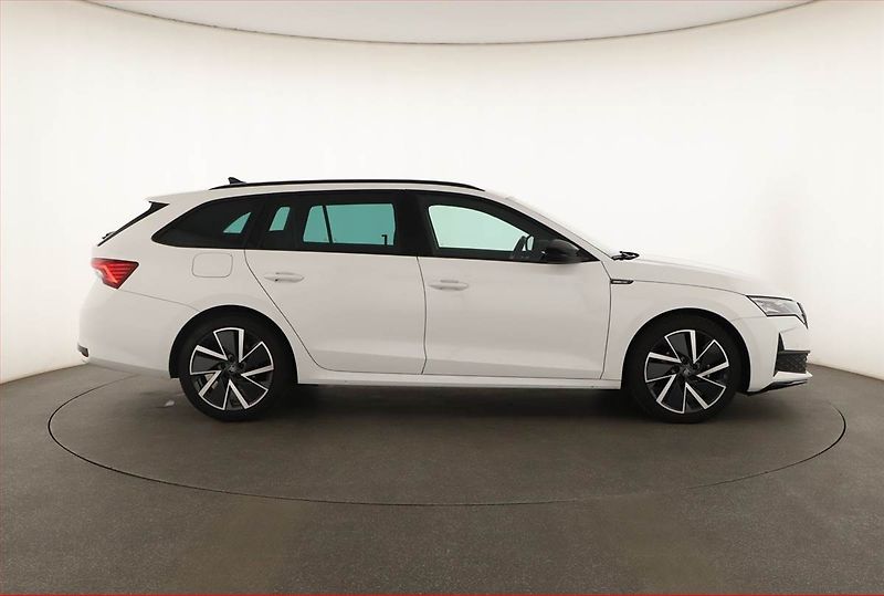 Škoda Octavia (2025) 1.5 eTSI mHEV, SPORTLINE - fotka 6 z 20