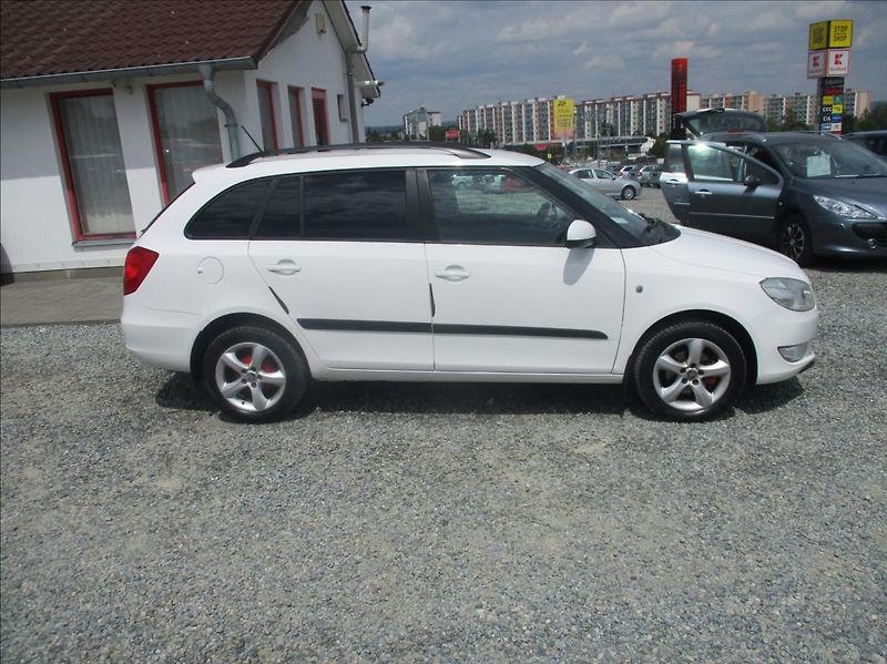 Škoda Fabia 1,4 i 16v, klima,servis,tažné, - fotka 5 z 34