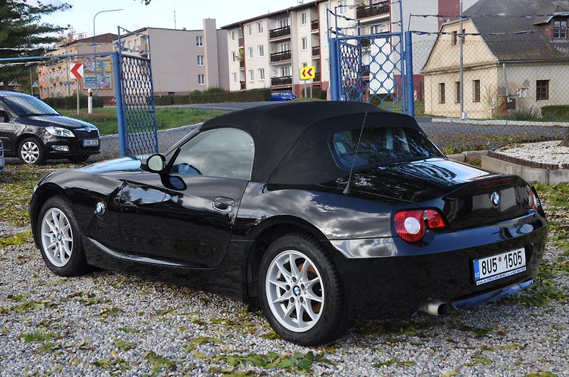 BMW Z4 2.0i 110kW - fotka 8 z 13