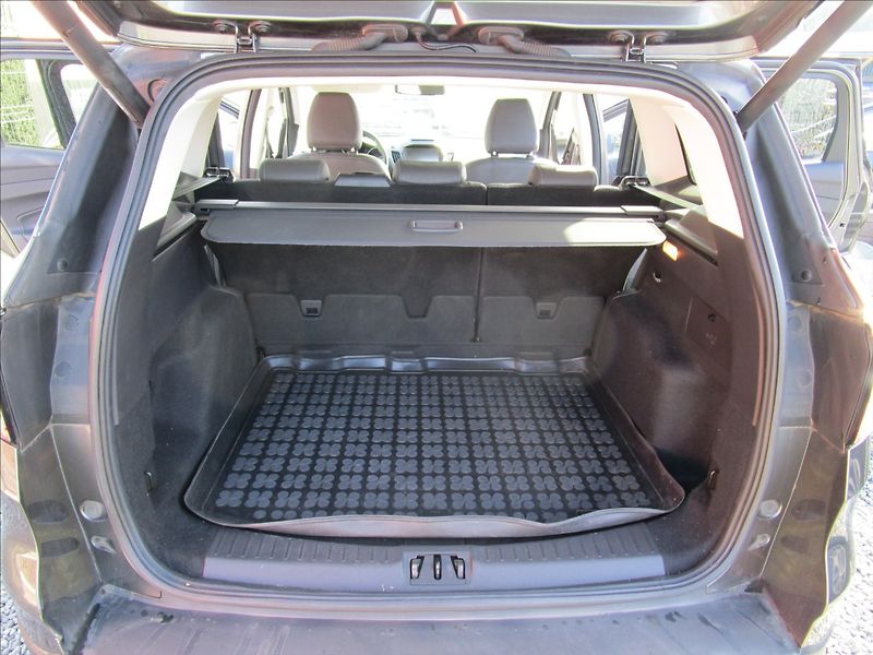 Ford Kuga 2.0TDCi 132kW AWD, automat - fotka 34 z 41