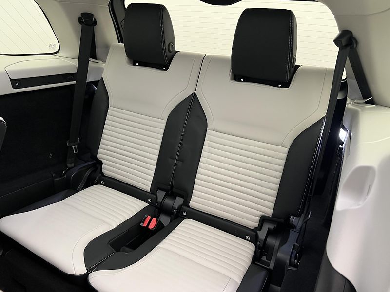 Land Rover Discovery D350 DYNAMIC SE AUT - fotka 21 z 56