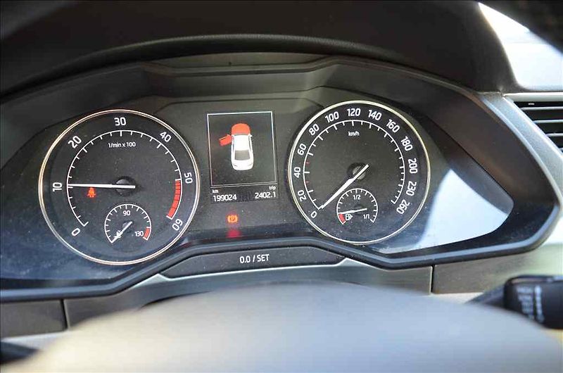 Škoda Superb (2016) III. 2,0 TDI - fotka 17 z 23