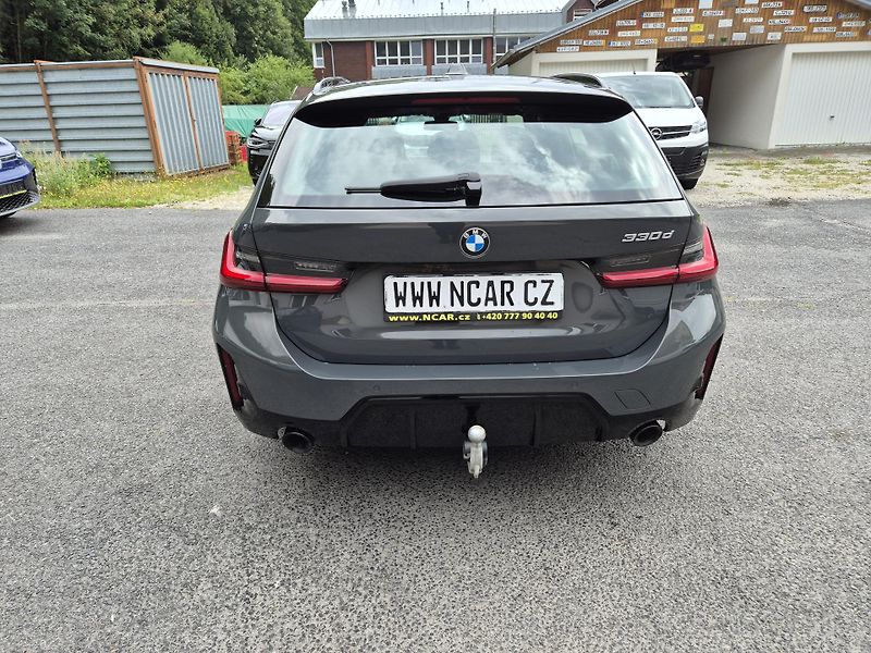 BMW Řada 3 TOURING 330D M SPORT 210kw 19A - fotka 8 z 50