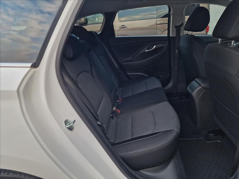 Hyundai i30 1.0T-Gdi Smart Kombi,ČR,1.Maj - fotka 15 z 50
