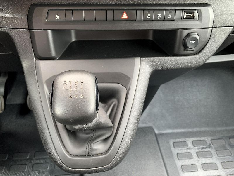 Toyota ProAce Verso SHUTTLE 2.0 D-4D L2 106kW MAN6 - fotka 20 z 24