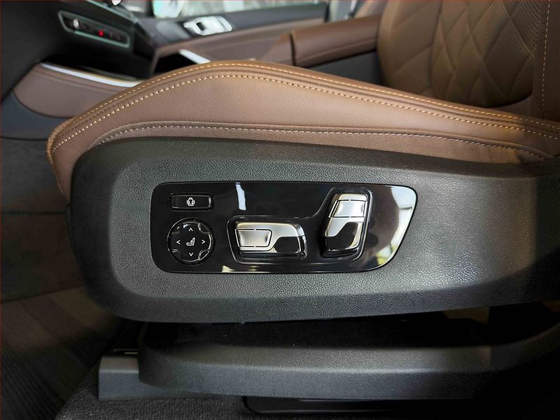 BMW X5 (2025) xDrive40i - fotka 15 z 23