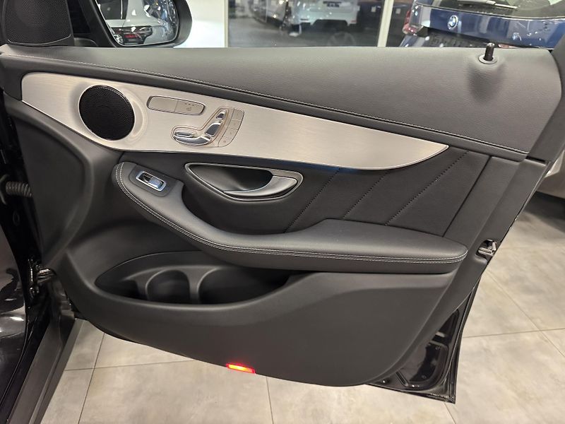 Mercedes-Benz GLC (2017) 350e 4M AMG - fotka 26 z 42
