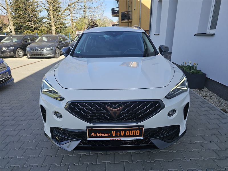 Cupra Formentor 1,4 eTSi 150KW eHYBRID DSG - fotka 2 z 48