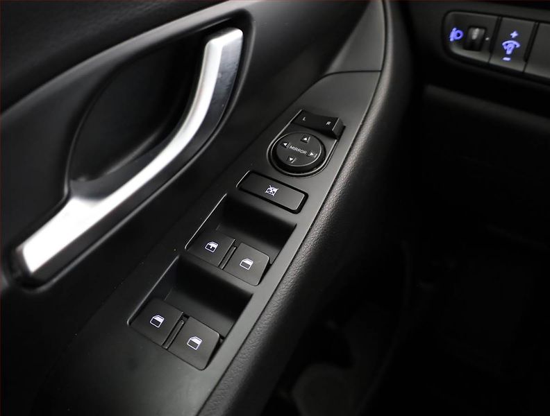 Hyundai i30 (2019) Trikolor 1.0 T-GDI, ČR,1.maj - fotka 11 z 17