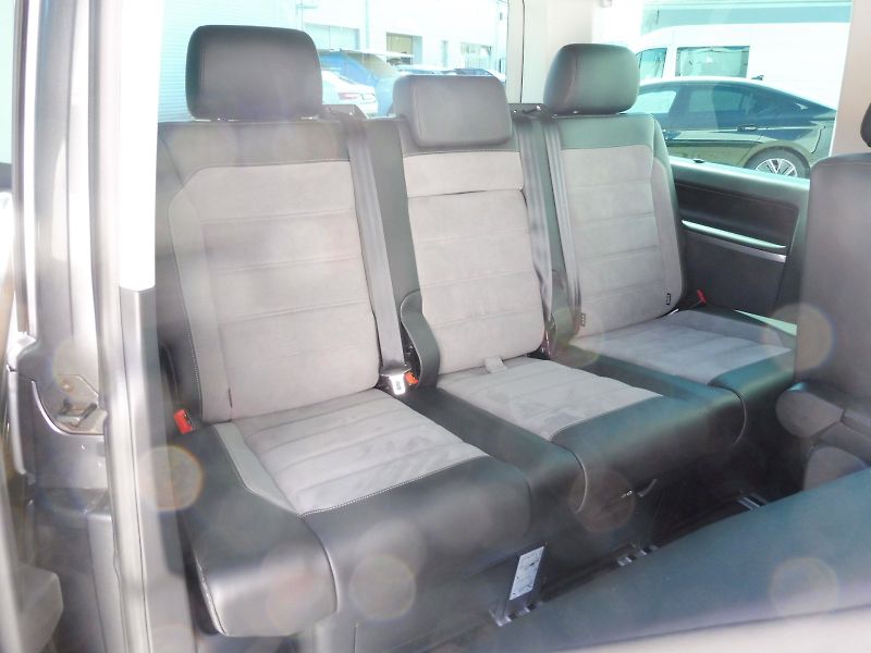 Volkswagen Multivan (2021) Highline 2,0 TDI 150kW DSG 4MO - fotka 23 z 30