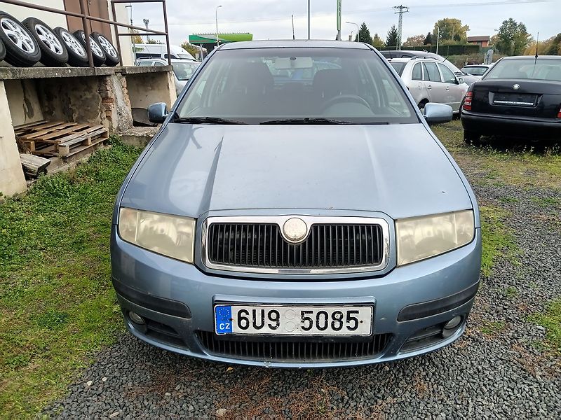 Škoda Fabia 1.2 HTP Elegance Sedan - fotka 8 z 28