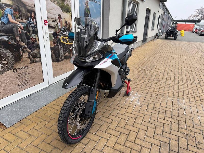 CFMOTO 800 MT (2025) 800MT-X EU5+ SKLADEM - Akce na - fotka 3 z 6