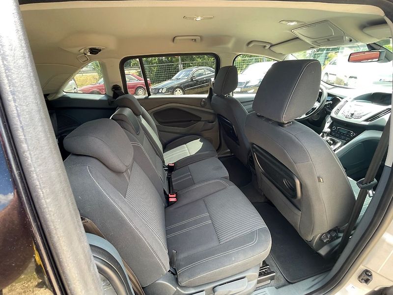 Ford C-MAX 1.6CDTi 85kW*ZADÁNO* - fotka 23 z 38