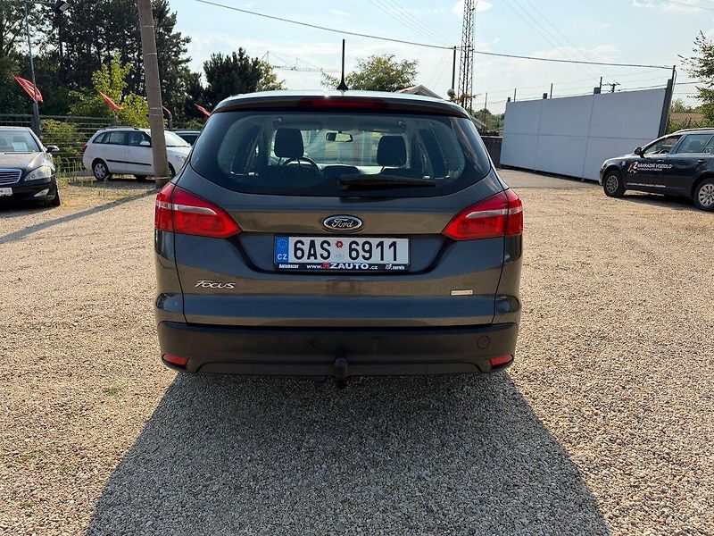 Ford Focus 1.0 EcoBoost *74kw* - fotka 4 z 27