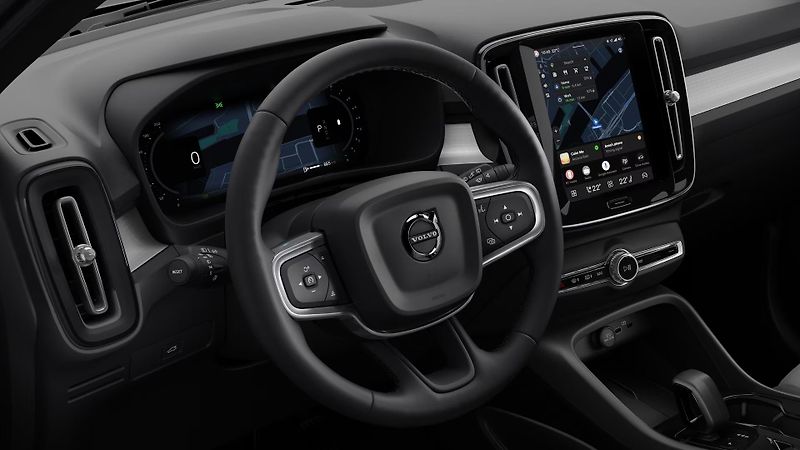 Volvo XC40 (2026) B4 AUT DARK PLUS - fotka 5 z 10