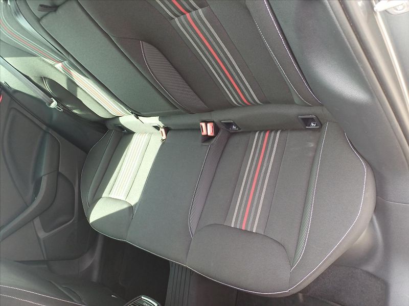 Škoda Kamiq 1,0   1.0TSI 85Kw MONTE CARLO - fotka 18 z 31