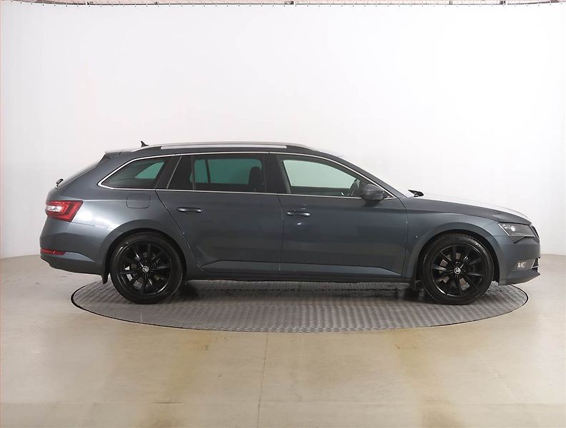 Škoda Superb (2018) 2.0 TDI, Automat, Serv.kniha - fotka 6 z 22