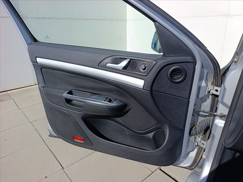 Škoda Octavia 1,9 TDi Klima Tažné Tempomat - fotka 12 z 29