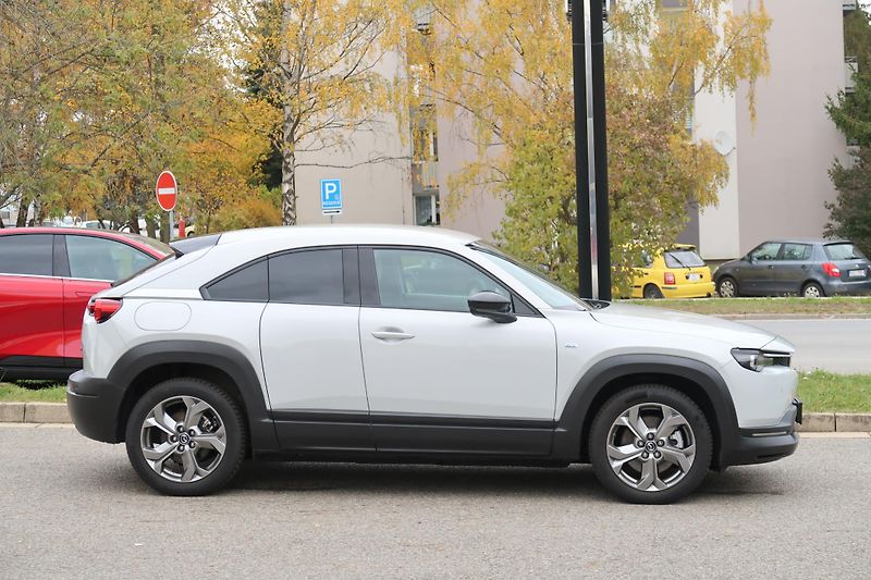 Mazda MX-30 EV  Advantage, serv., záruka - fotka 4 z 28
